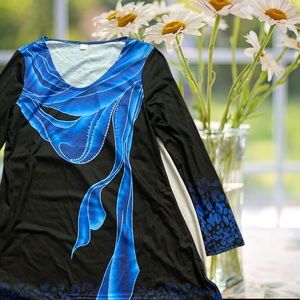 Long sleeve flowing blouse